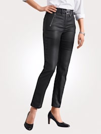 Trousers in a houndstooth pattern