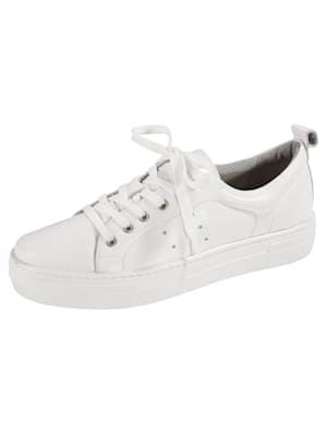 Platform trainers in a stylish design