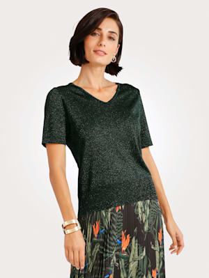 Jumper with shimmering thread