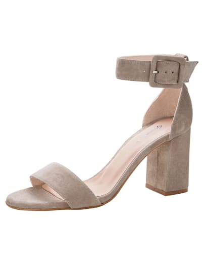 Sandals Made from high-quality suede