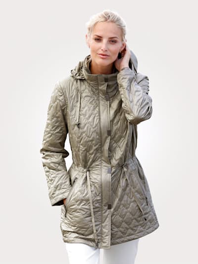 Quilted jacket made from shimmering microfibres