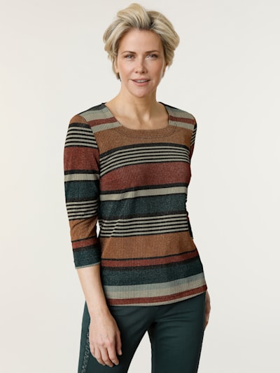 Top in a striped pattern