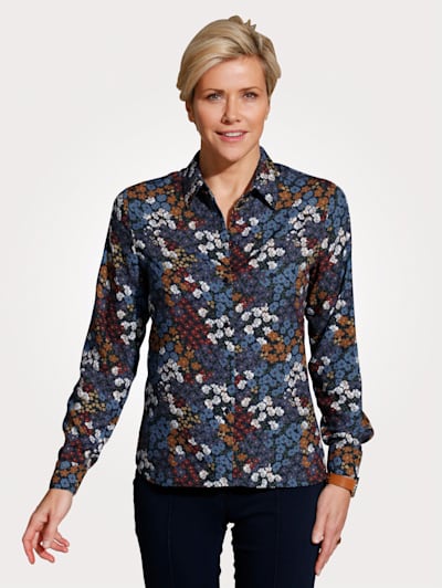Blouse with a floral print