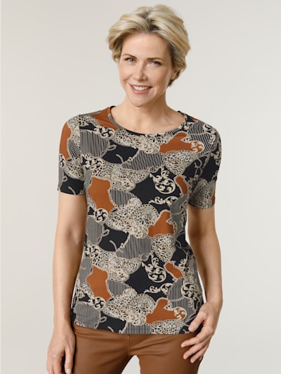 Top in a bold mixed print