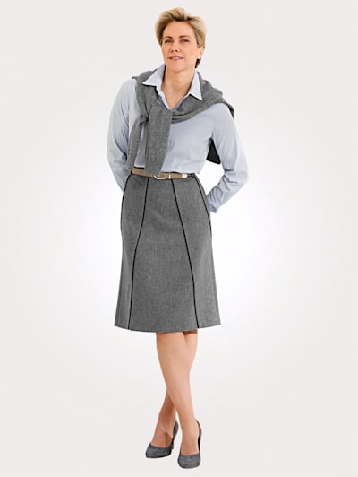 Skirt with contrast piping
