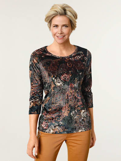 Top made from soft velvet