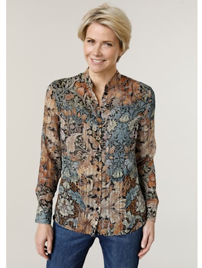 Blouse with a floral print